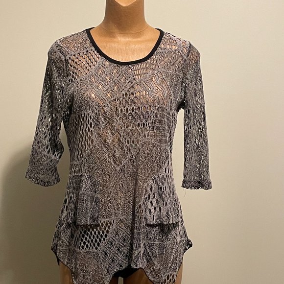 Creation - mesh top -size medium black/white - new - Picture 2 of 5